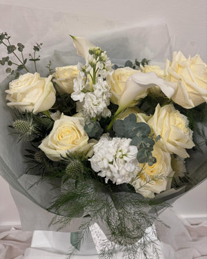 AF-012 Cream Rose Bouquet