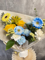 AF-008 UBC Graduation Bouquet 💛💙