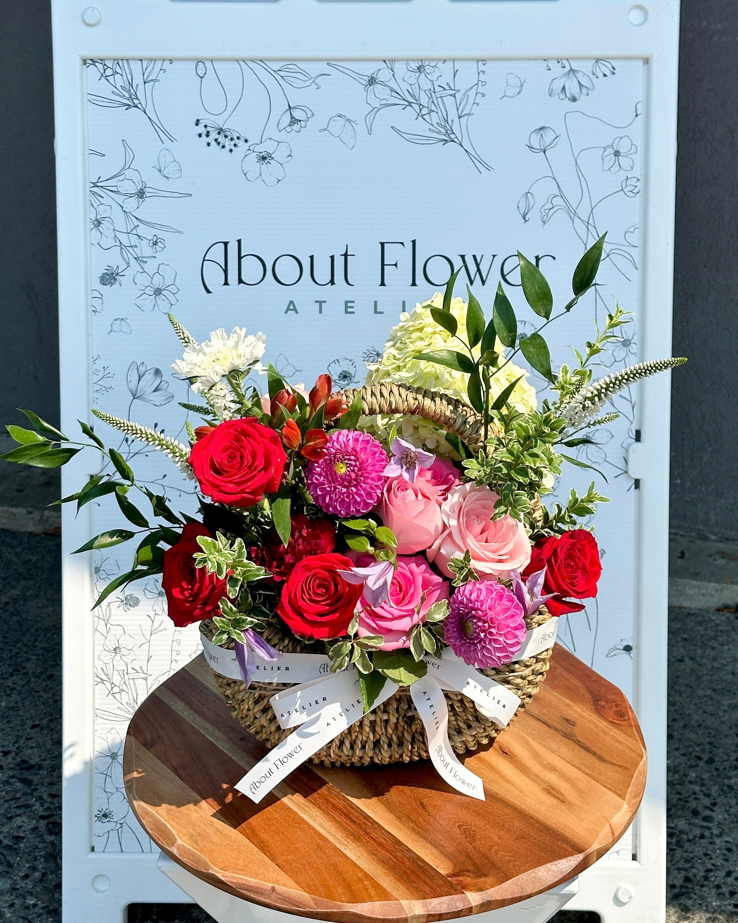 AC-001 About Flower Fresh Rose Basket